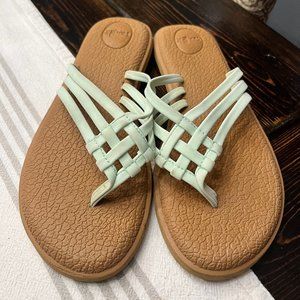 Sansuk Women's Yoga Mat Flip Flops